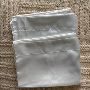 Bedsure White Satin Pillowcase Pair ( 2 piece )